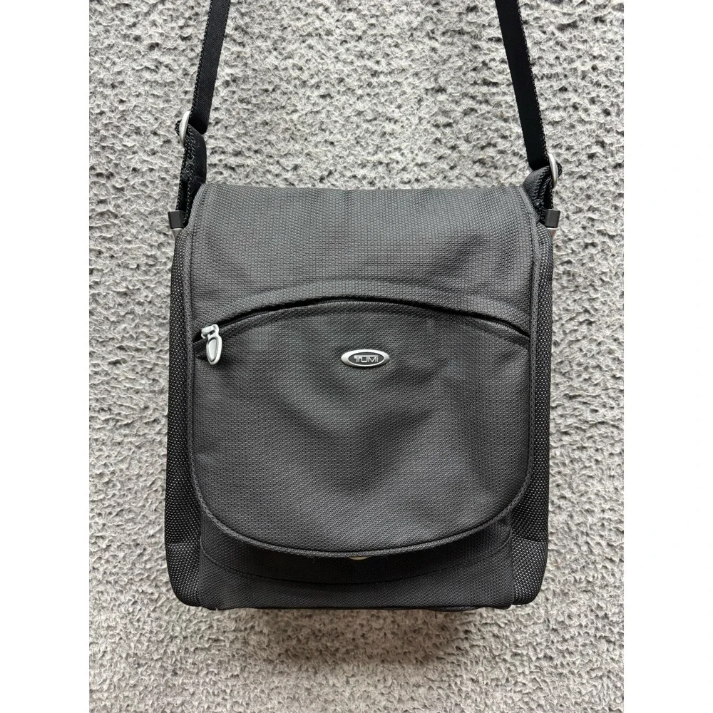 Tumi T3 Traveler‎ Carry On Adjustable Canvas Crossbody Messenger Bag Black
